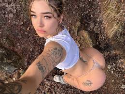 Katysancheskii official desnuda