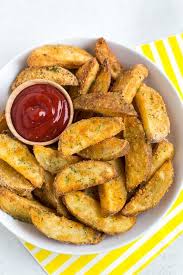 How To Make The Perfect Crispy Baked Potato Wedges These Seasoned Wedges Are Fluffy In Th Crispy Baked Potato Wedges Potato Wedges Baked Crispy Baked Potatoes