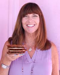 Did you know our Lil Merri oatmeal cream pie sandwich cookies are named  after founder Lisa Olin's sister Merri 💓. A fave from childhood and  Merri's FAVORITE Cake Monkey treat today! What's