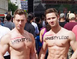 Die größten umzüge anlässlich des csd im deutschsprachigen raum finden in köln und berlin statt. Berlin Gay Pride 2022 Csd Berlin Weekend Tour Happy Gay Travel Gaily Tour