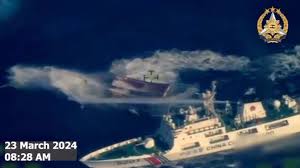 Philippines Protests 'Aggressive' Moves by Chinese Ships - Bloomberg