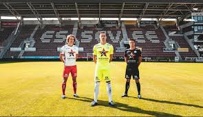 เวลา 19:00 วันที่ 24 เม.ย. Sportvereniging Zulte Waregem Aka S V Zulte Waregem Football Club Compete In The Belgian First Division A Jupiler Pro League Kingdom Of Belgium Home Away Third And Goalkeeper Jersey For The 2020 21 Season