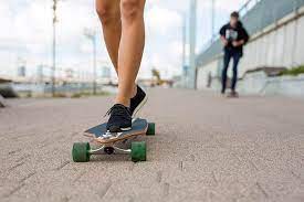 Different from the traditional skateboard, electric skateboard is a long distance riding and feet will be numb simply cannot stand. How To Stand On A Skateboard Perfect Your Skateboard Stance