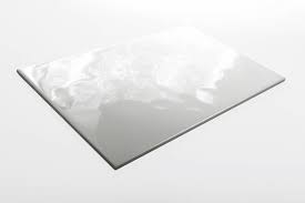 Weiße wandfliesen sind eine stilvolle, zeitlose wahl für innenbereiche. Wandfliesen Nicht Rektifiziert Weiss Gewellt Glanzend 25x40 Cm Mosaic Outlet