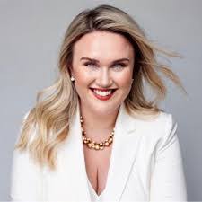 Gina Holman's Instagram, Twitter & Facebook