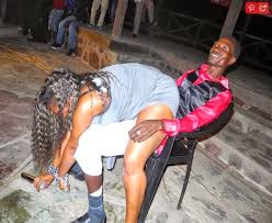 Raha za wakubwa ni moja ya app inayotoa na kukupa elimu ya mambo mbalimbali kuhusiana na mahusiano na mapenzi kwa wanaume kwa wanawake,sms nzuri kwa mpenzi wako. Picha Utamu Big India Utupu