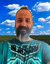 Darcy Mann's Instagram, Twitter & Facebook