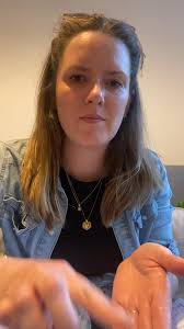 I completed my level 1 and 2 course in Makaton over the summer holidays so  I thought I’d share what I learned and I hope you can use this to help  communicate with your little ones! Always remember ...