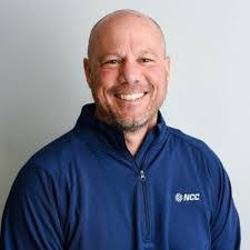 Leslie Grubb's Instagram, Twitter & Facebook