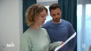 Mike und Amelie finden Millas Abschiedsbrief aber schaffen es nicht, sie zu  erreichen. 😖 Daraufhin versucht Sina Amelie zu trösten und bekommt einen  skurrilen Verdacht... Was kann das wohl sein? 🤔🤐 ...