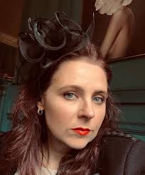 Susan Strachan (@Suzstrachan)