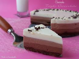 Se preparerete questa golosissima cheesecake al triplo cioccolato di sicuro lascerete tutti i vostri ospiti a bocca aperta. Cheesecake Al Triplo Cioccolato Ricetta Senza Cottura