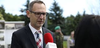 Situáciu v chorvátsku zhrnula pre portál parlamentnílisty.cz alexandra dlouhá, ktorá čerpala z chorvátskych denníkov. Gros Ods Vsichni Prispeli K Tomu Ze Jsme Dnes Svobodni Parlamentnilisty Cz Politika Ze Vsech Stran