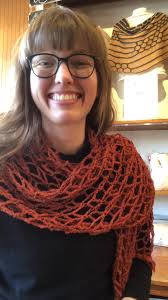 Cori Eichelberger has some amazing knitting tips up her sleeve and she'll  share them with us for Fiberside Chats! From fixing necklines to estimating  yardage to ways to make your stitches sing,
