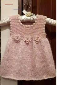 T Es Precieuse Adli Kullanicinin Crochet Bebe Panosundaki Pin Yeni Yurumeye Baslayan Cocuk Modasi Elbise Modelleri Baby Outfits