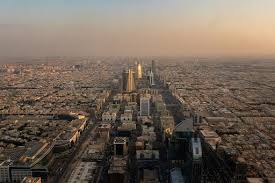 من جازان إلى تبوك سائحة أمريكية توثق رحلتها بالصور إلى معالم المملكة