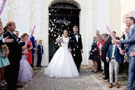 Maybe you would like to learn more about one of these? Bauer Sucht Frau Neues Hochzeitsfoto Von Anna Und Gerald Aufgetaucht Gala De