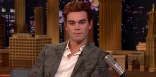 Kj apa, who plays archie andrews on the hit series, confirms his influencer girlfriend clara berry is pregnant with their first child. Riverdale S Kj Apa Opens Up About Relationship With Tv Dad Luke Perry We Had A Really Close Relationship One Country