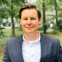 Lance Stuckey's Instagram, Twitter & Facebook