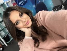 Krásna česká speváčka monika bagárová, ktorú momentálne môžeme vidieť v televíznych obrazovkách ako porotkyňu v speváckej súťaži superstar, sa len nedávno pochválila, že z nej bude čoskoro mamička, a už stihla zverejniť. Tehotna Porotkyna Superstar Provokuje Vytasila Nadupany Dekolt Galeria Topky Sk