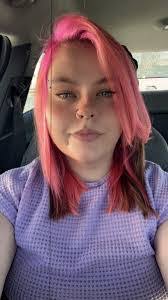 Heidi Weller's Instagram, Twitter & Facebook