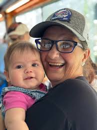 Paisley honors great aunt at Bar Bill Tavern