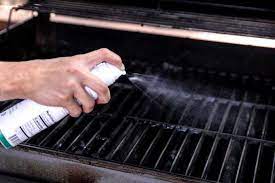 Instead of using those wire brushes which wear down so quickly after scrubbing the grates of your grill just a. Diy Non Toxic Bbq Grill Cleaner Spray Root Revel