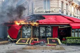 Le Fouquet S Rouvre A L Identique Apres Son Saccage Par Des Gilets Jaunes