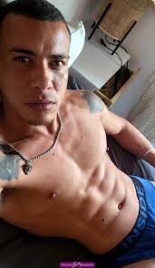 Victor, simpático, atractivo y muy creativo😎👌 en Torremolinos, Málaga -  613998179