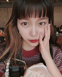 misato on instagram オン眉に太眉がマイブーム 赤リップはやめられません笑笑 このトップスはemsexciteで買ったもの 丈短いからハイウェストで合わせたら可愛い 息子くん爆睡中 この日化粧ノリよくてめっちゃ盛れた しっかり時間かけ オン