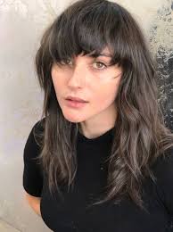 The black bob haircut gives a choppy effect on the short hair. Popular International Hair Trends And Haircuts 2019