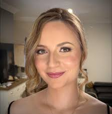 Hey, I'm Sara, a Tahmoor local of 15 years. I'm a mobile hair stylist and  makeup artist with 7 years experience. I'd love to meet you and glam you  for your wedding