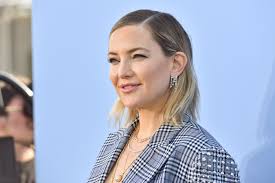 And kate hudson hilariously posted it on instagram. Kate Hudson Shows Off Post Baby Abs In Underwear Instagram Photo