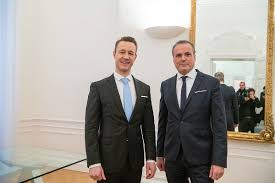 Jedoch will er nur im fall einer wiener regierungsbeteiligung tatsächlich ins. File Amtsubergabe An Finanzminister Gernot Blumel 49345997867 Jpg Wikimedia Commons