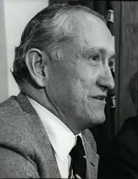 Ralph Munro, longtime WA secretary of state and champion of disability  rights, dies