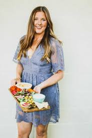 Impress your guests at your next dinner party with these 14 fancy plating tricks! 6 Dinner Party Tips And Tricks Video College Housewife