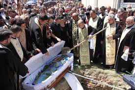 In categoria sarcina pe saptamni ai posibilitatea sa fii la curent cu tot ce se intampla atat cu tine, cat si cu viitorul tau bebelus. Traditii Si Superstitii De Inmormantare Calendar Ortodox