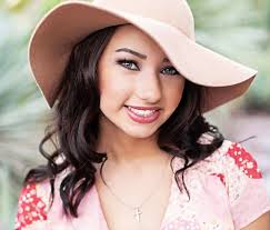 Meet Stephanie Nault