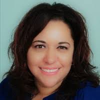 Claudia Crowe's Instagram, Twitter & Facebook