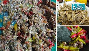 Resepi sambal ikan bilis goreng sedap. Cara Buat Sambal Ketuk Ikan Bilis Padu Sedap Dan Pedas Sampai Menitis Air Mata Port Makan