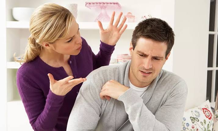 Bạn gái khóc lóc, đe dọa không cho tôi chia tay - Ngôi sao