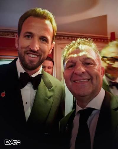 👀🔥Aníbal Mosa junto a un tal Harry Kane, ganador del Balón de Oro 2026. 📸Colo Colo