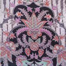 Sumber lain menjelaskan bahwa motif batik adalah kerangka gambar pada batik berupa perpaduan antara garis, bentuk dan isen menjadi satu kesatuan yang mewujudkan batik secara keseluruhan. Kain Batik Sogan Print Solo Motif Simetris Parang Bunga Olshop Fashion Olshop Wanita Di Carousell