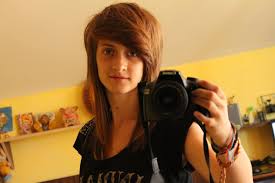 Sunt multe discuţii la momentul acesta. 6 Vloggeri UrmÄƒriÈ›i De Mine Pe You Tube Iulia Cimpoeru