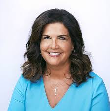 Ann Powell's Instagram, Twitter & Facebook