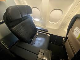 These are the previous generation united business class seats with a some united captain called it the cattle ship. United Domestic First Class Review What To Expect 2020 Uponarriving