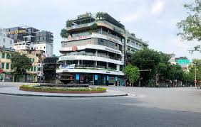 Ubnd tp hà nội yêu cầu giám đốc, thủ trưởng các sở, ban, ngành, chủ tịch ubnd các quận, huyện, thị xã tiếp tục nêu cao tinh thần đoàn kết, triển khai có phương án dự phòng trong tình huống phải kéo dài thời gian thực hiện giãn cách xã hội. 318xlwlrcm D1m