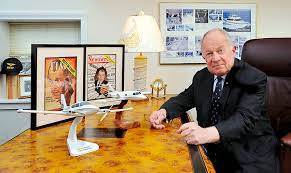 Francis lee bailey was born in the boston suburb of waltham, the son of a newspaper advertising man and a schoolteacher. F Lee Bailey Makes Case For Fresh Start In Maine Portland Press Herald