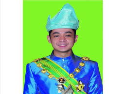 Tengku amir nasser ibrahim ibni almarhum tengku arif bendahara ibrahim (born on 25 august 1986) is a member of pahang royal family. Tengku Hassanal Raut Wajah Tidak Lekang Senyuman