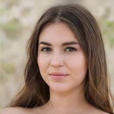 Lindy Simon's Instagram, Twitter & Facebook